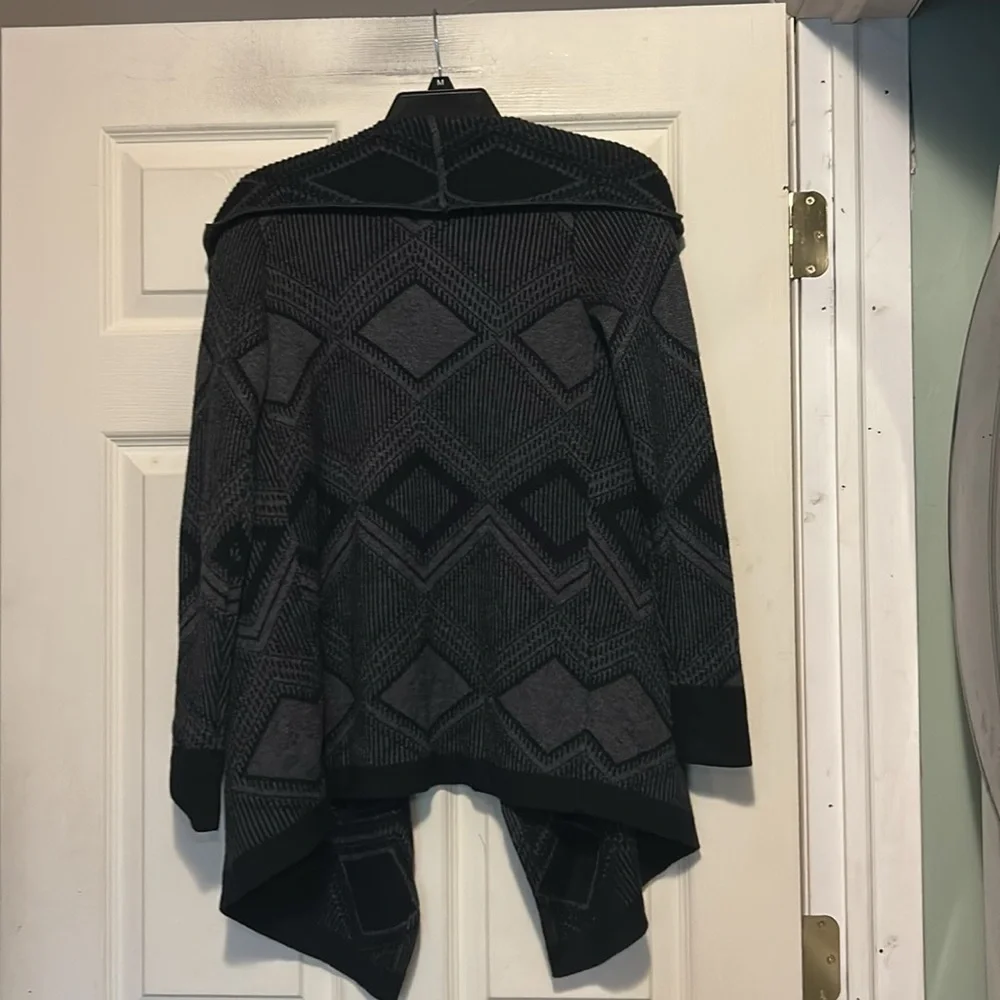 Repartee Black and Gray Geometric Pattern Cardigan Size Small